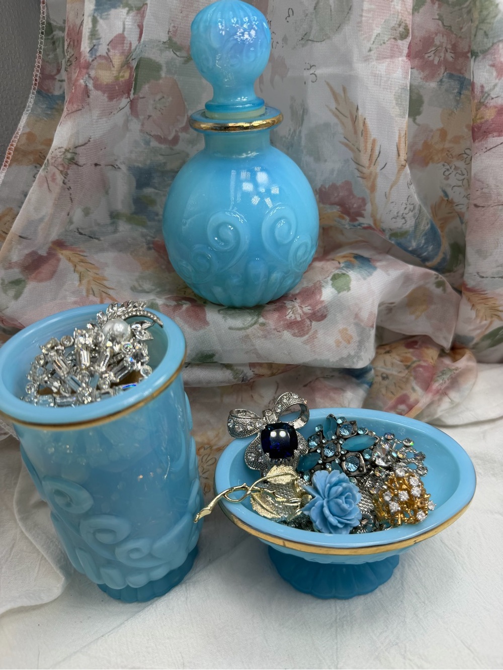 Vintage Avon Bristol set with Jewelry #18TB